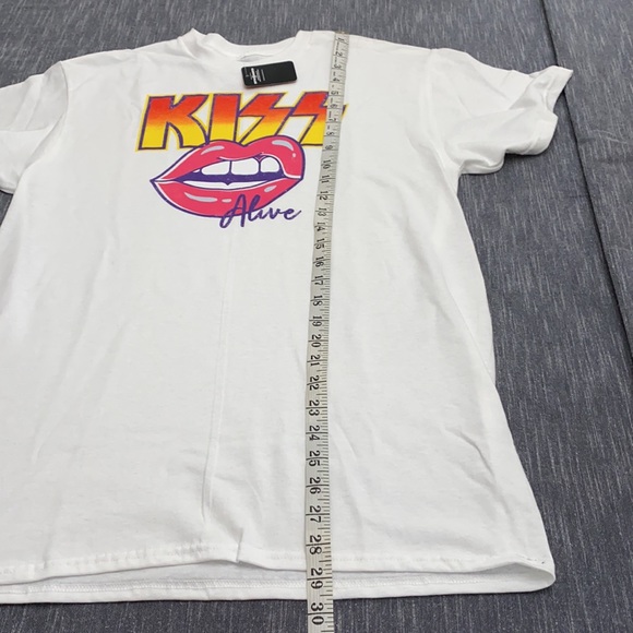 ๐ ๐ Kiss Alive NWT T-Shirt M - Picture 3 of 5
